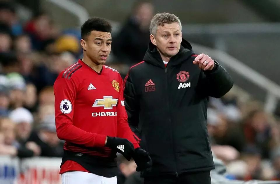 仍然通过坚 仍然通过坚